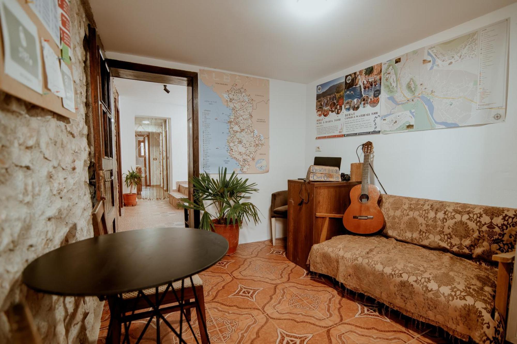 Berat Backpackers Hostel Exterior foto